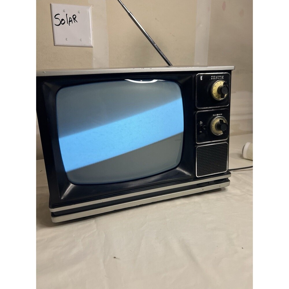 Zenith H121Y6, Solid State, 12” Screen, *Working*, 1976, Angled TV, Retro TV